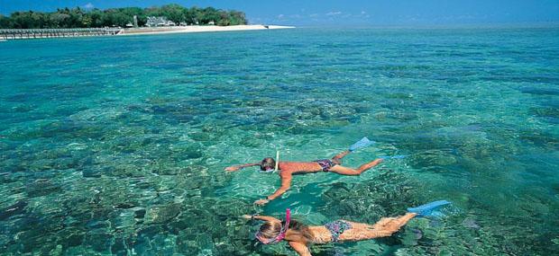 碧海蓝天下在绿岛浮浅看大堡礁 浮潜-绿岛-大堡礁-大冒险-碧海-蓝天-凯恩斯